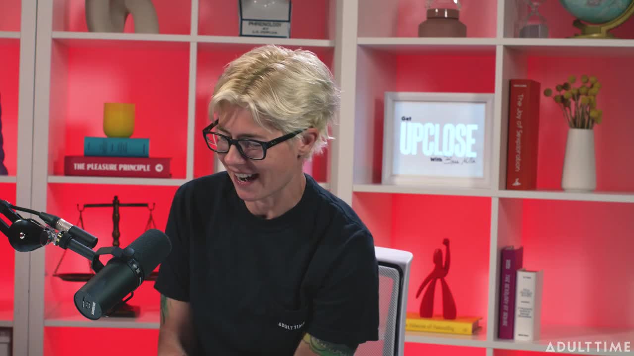 How Women Orgasm - Octavia Red (17:29) | ePornFresh.