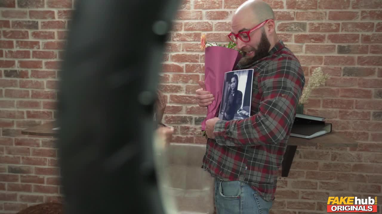 Celebrity Sex Doll (19:26) | ePornFresh.