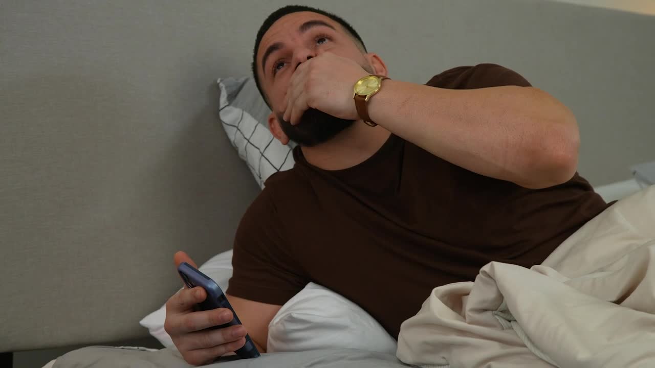 Latina MILF Sandy Love finds a nice hard cock under the sheets (26:34) | ePornFresh.