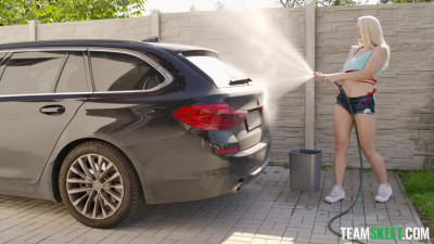 A Very Curvy Car Wash