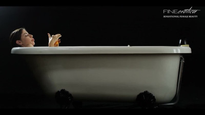 Freckles Real in Sensual Bath