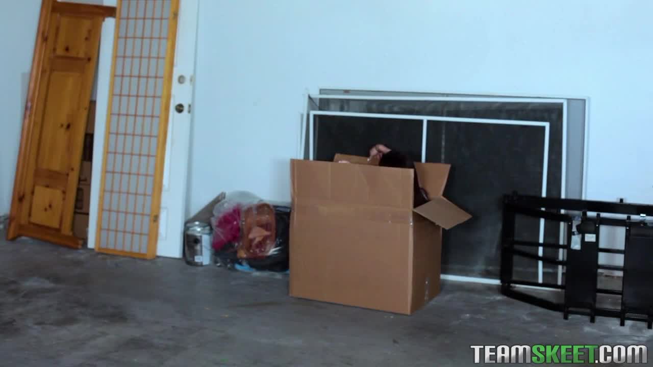 Lily Jordan in 2 Dollars A Pound (14:10) | ePornFresh.