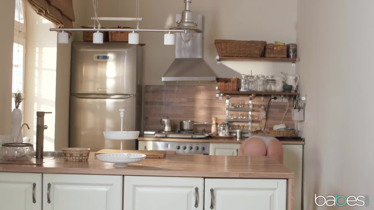 Cayla Lyons in There's no nicer way to start your morning on a bright, sunny day than with an ice cold glass of chocolate milk, so Cayla pads to the kitchen in her underwear to fix herself a sweet tre (08:00) | ePornFresh.