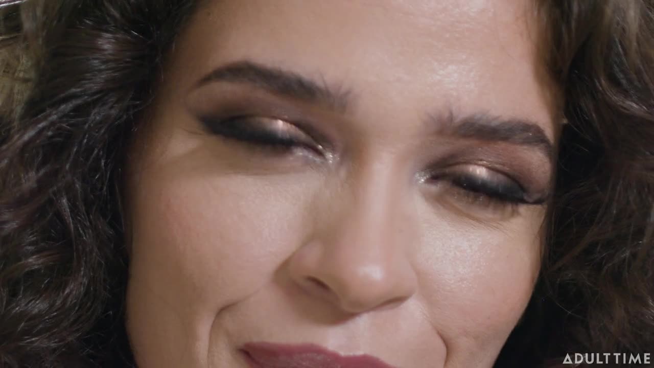 Up Close with Victoria Voxxx (34:09) | ePornFresh.
