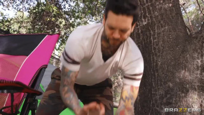 Demi Sutra, Gia Derza in Glamping With Glory Holes