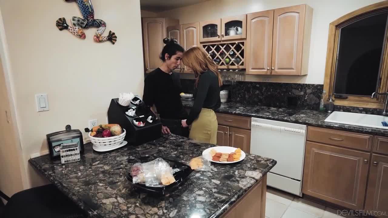 Lacy Lennon in Wife-Swap Schemes - Lacy Lennon & David Lee (14:59) | ePornFresh.