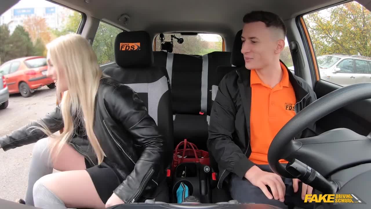 Learner Issues Sexual Ultimatum (32:01) | ePornFresh.