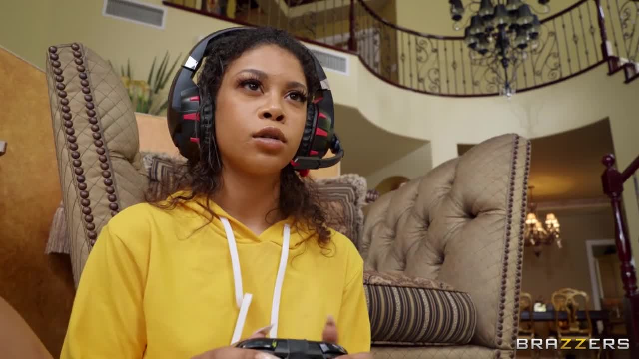Gamer Girl Threesome Action (32:58) | ePornFresh.