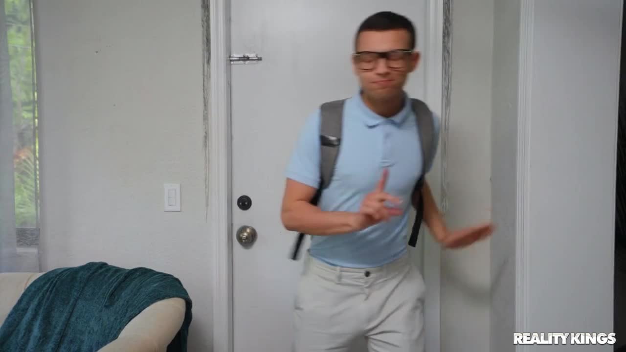 Spying on the Horny Zoomer (36:28) | ePornFresh.