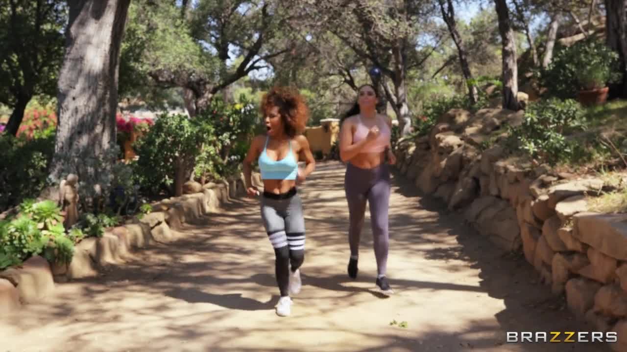 Jogging His Memory With Her Pussy (30:41) | ePornFresh.