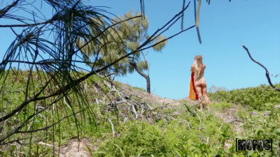 Chasing Scarlet's Beach Bum