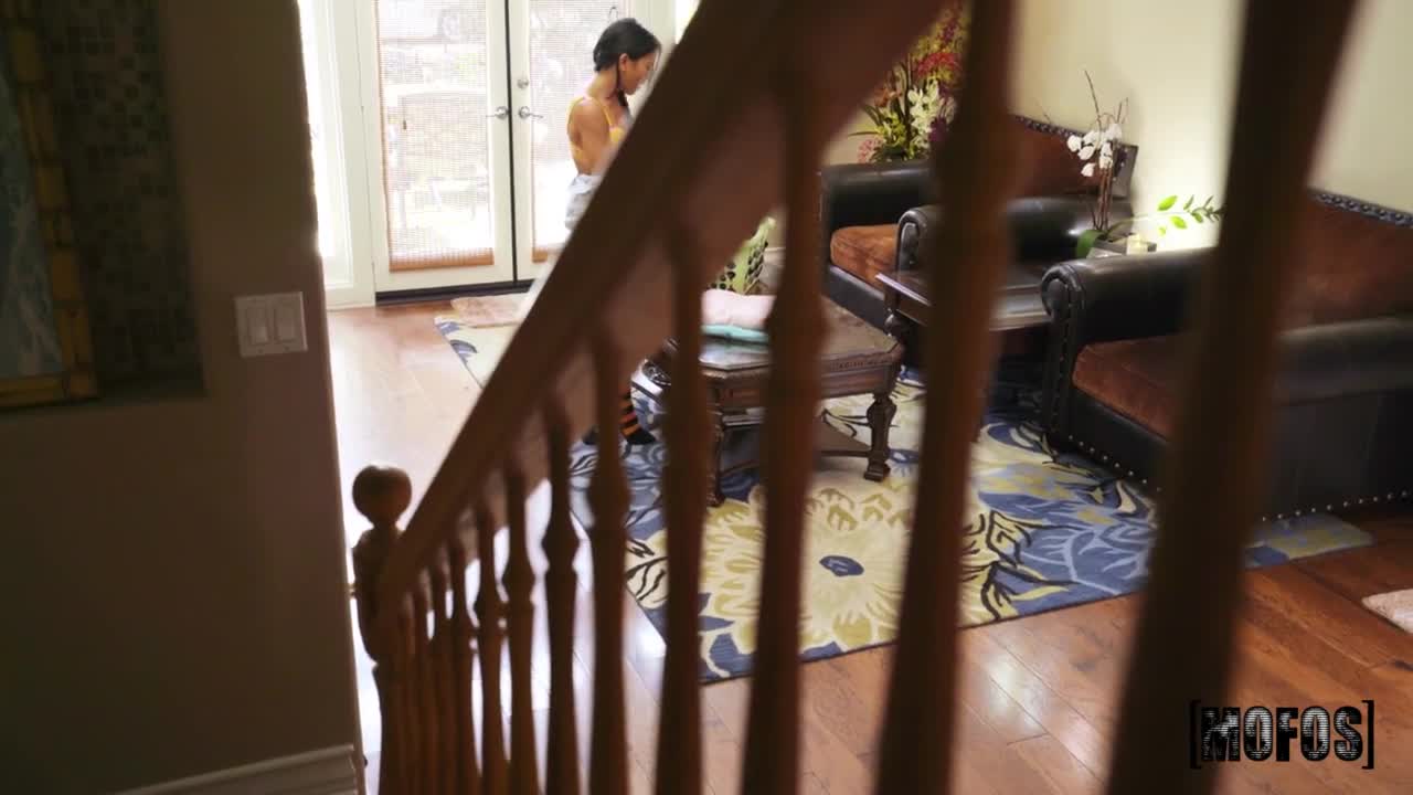 Peepin' on Petite Pervert (39:28) | ePornFresh.