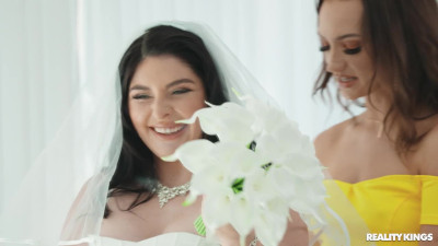 MILF Catches Cheating Bride