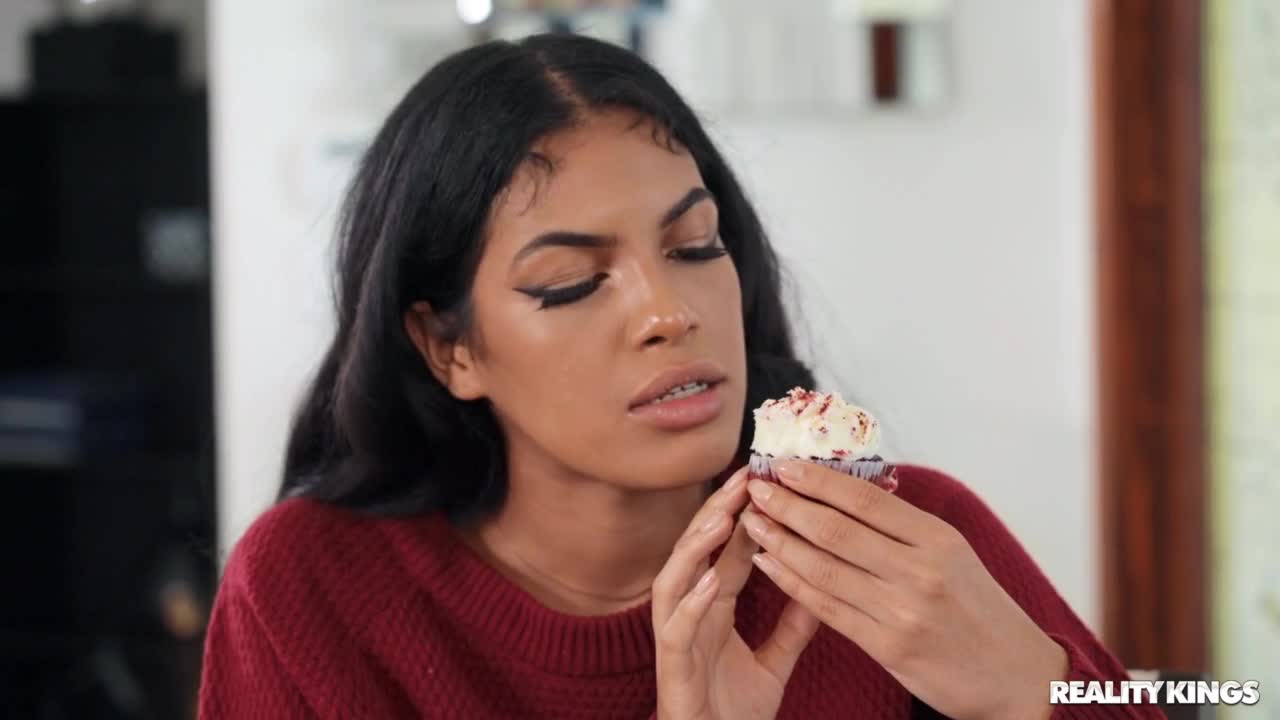 Loyal Licker (33:29) | ePornFresh.
