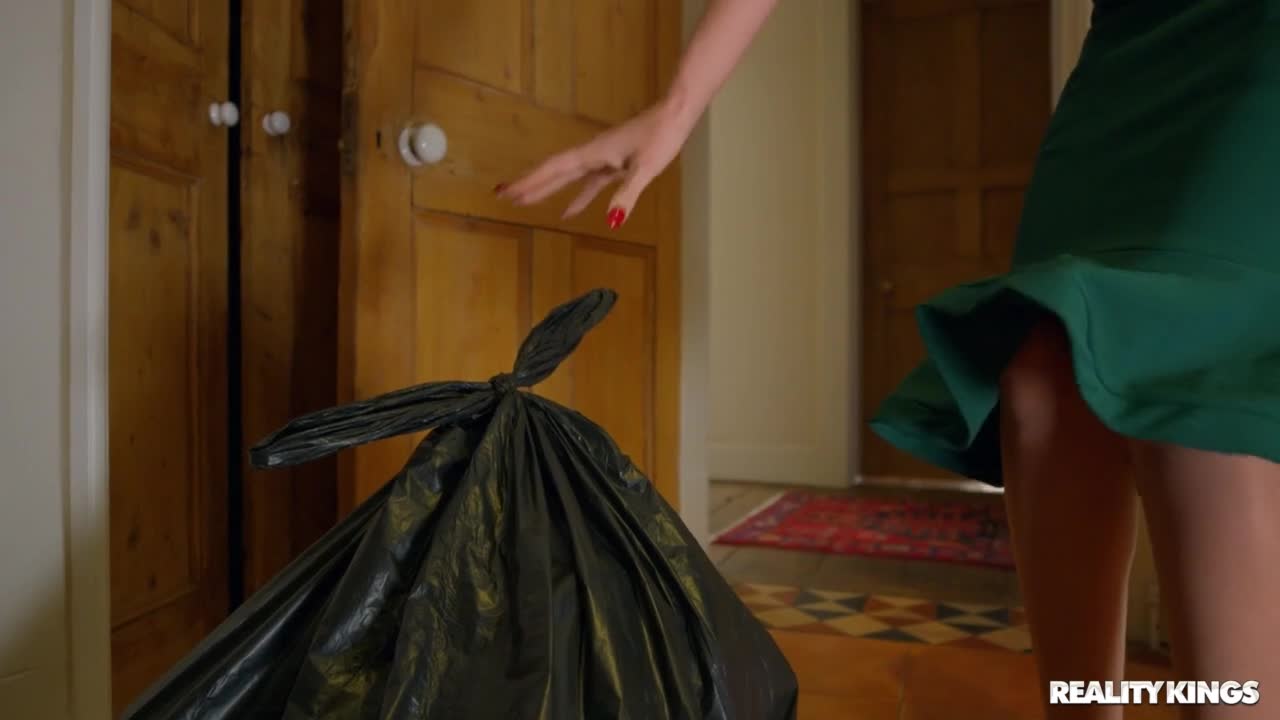 Lil Bugger (28:28) | ePornFresh.