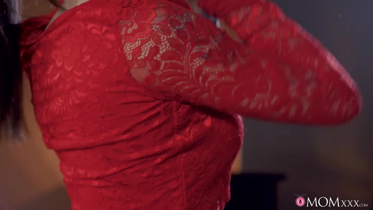 Lap dance in leather and stockings (21:05) | ePornFresh.