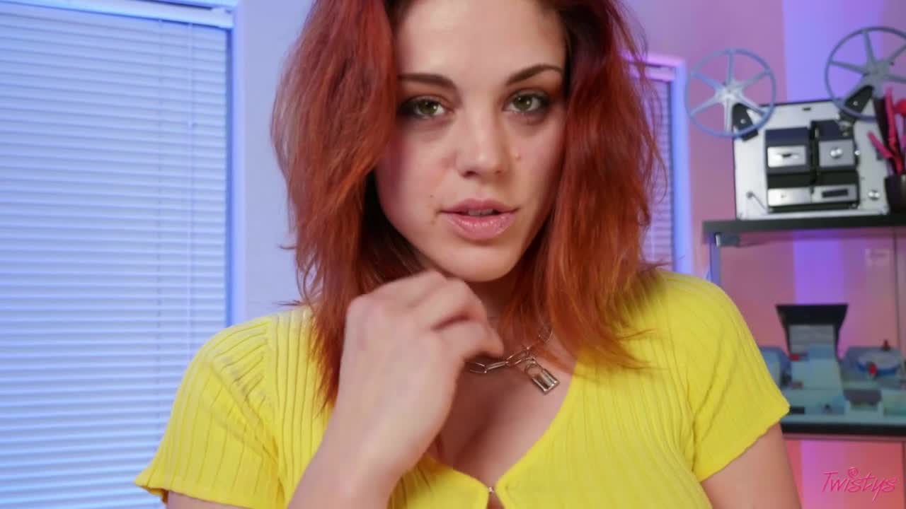 Снимите эти джинсы | Peel off these jeans (17:17) | ePornFresh.