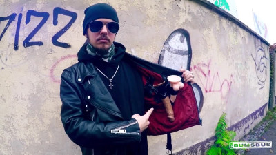 Грязный секс в машине с грудастой рыжей немкой