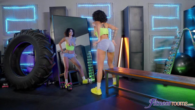 Big ass ebony Latina sex in gym