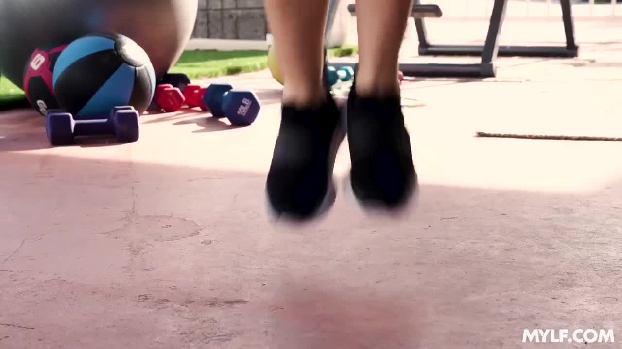 Bouncy, Busty, and Bootylicious (35:12) | ePornFresh.