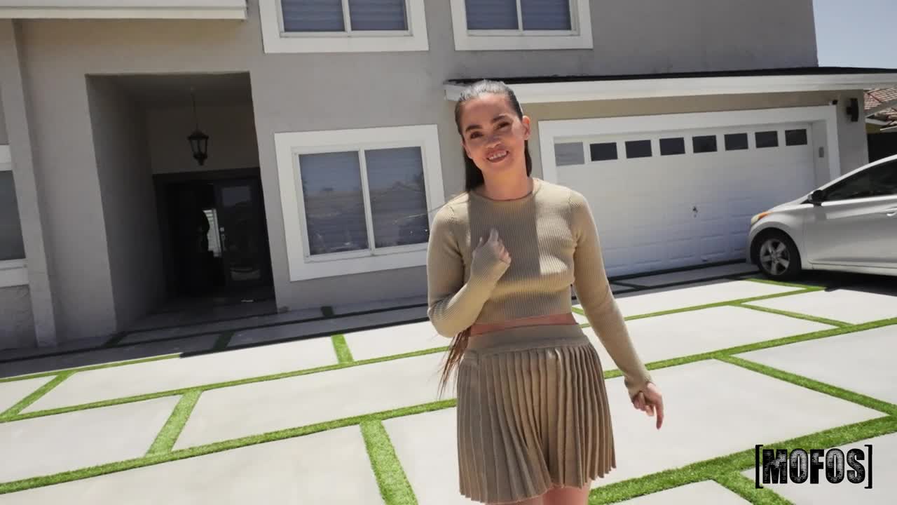 A Little Break for Hard Working Gardener (16:37) | ePornFresh.