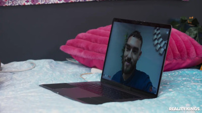 Long Distance Girlfriend
