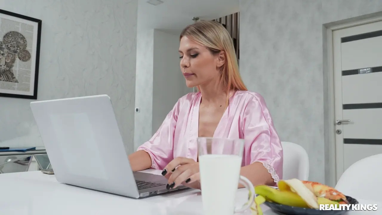 Finding A MILF's Nudes (30:34) | ePornFresh.