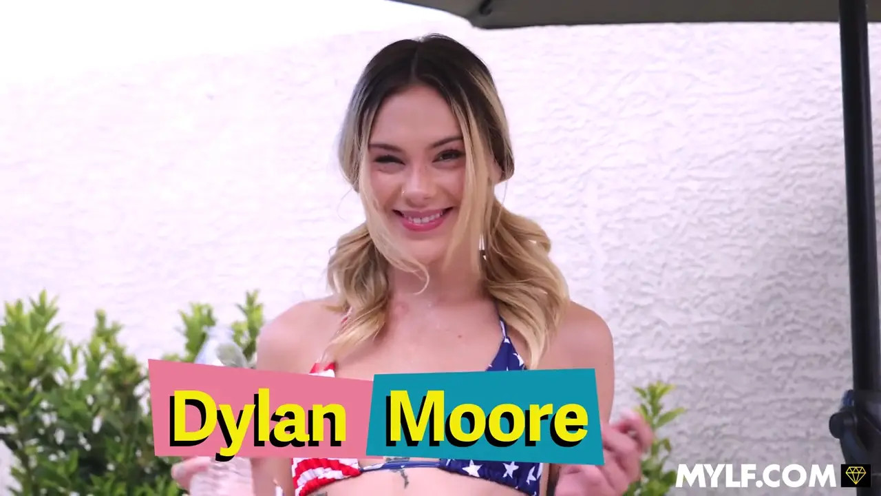 “Who’s the Hottest?” Dick Sucking Contest! (43:20) | ePornFresh.
