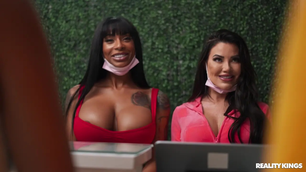Messy Manicure Threesome (29:58) | ePornFresh.