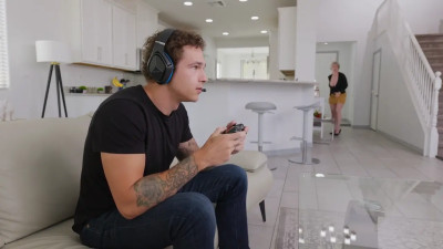 Dee Williams has son's friend put down the controller so he can play with her instead
