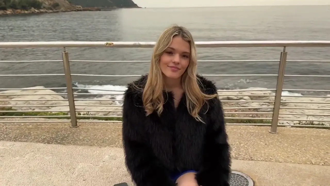 Jade, 20, felt ready to be more desired... (32:59) | ePornFresh.