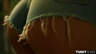 Hot Blonde MILF Gets Ass Filled