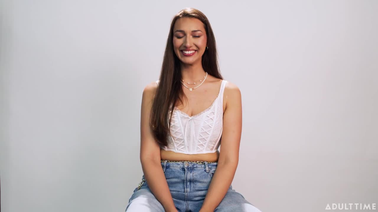 How Women Orgasm - Bella Rolland (14:06) | ePornFresh.
