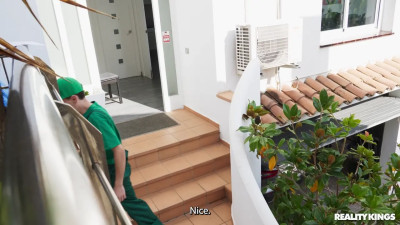 Hiding And Fucking With The Landscaper