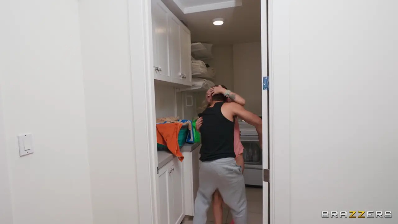 Pantyhoe (41:04) | ePornFresh.