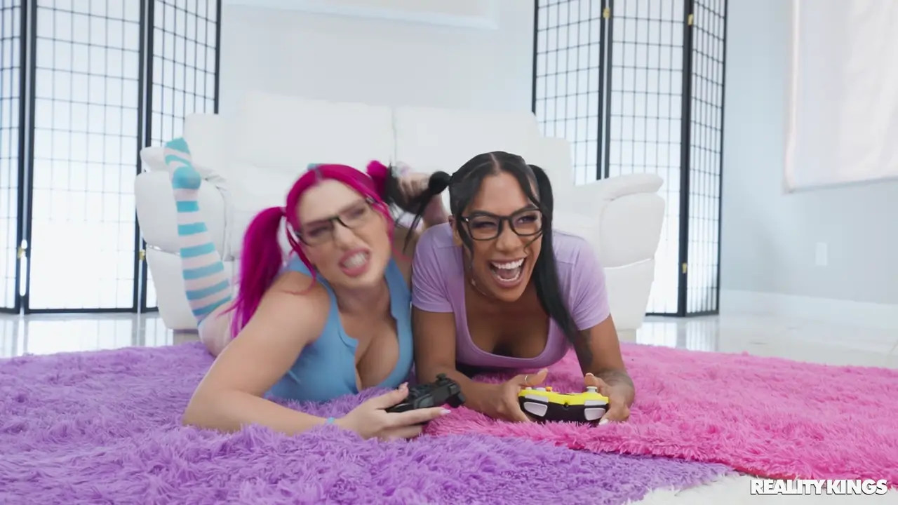 Real Gamers Only Pause For Dick (27:28) | ePornFresh.