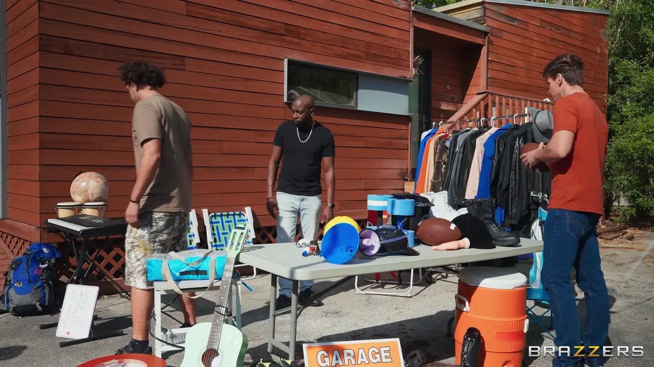 Sweet Deal! An Intense Yard Sale Dickdown (27:11) | ePornFresh.