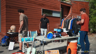 Sweet Deal! An Intense Yard Sale Dickdown