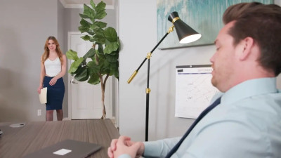 Sexy Secretary Fiona Peaches wants boss' thick cock
