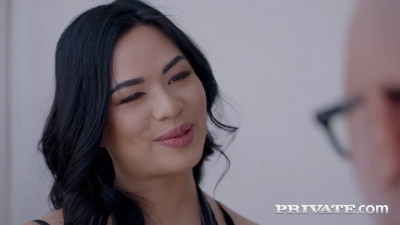 Real Estate Agent Scarlett Alexis Loves Big Listings As Much As Anal Sex
