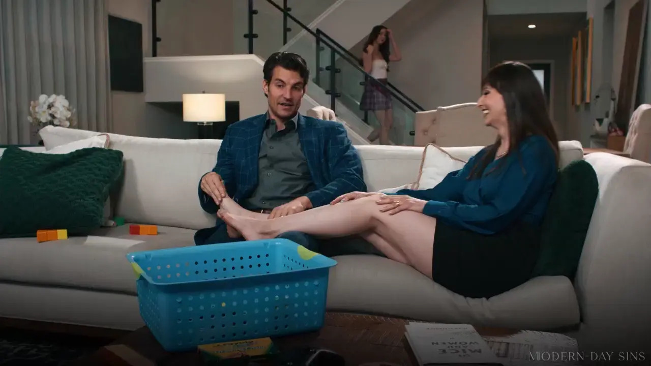 Free-Use Sitter Fucker (36:57) | ePornFresh.
