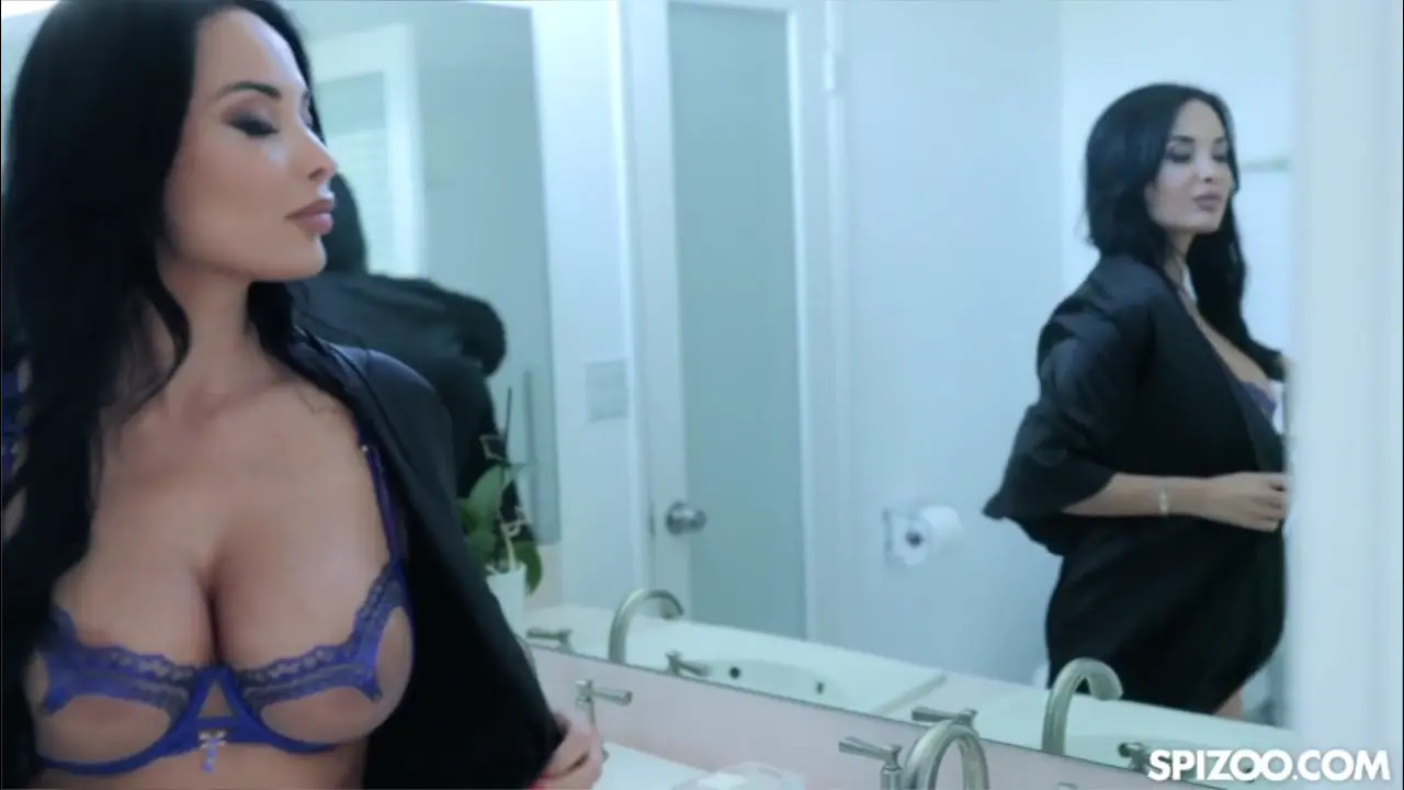 Busty Masseuse Anissa Kate's Steamy And Exciting Extra Service (31:17) | ePornFresh.