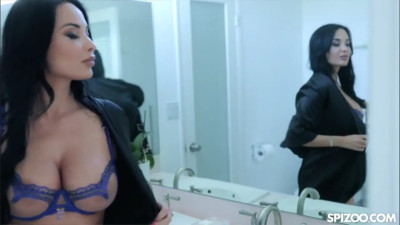 Busty Masseuse Anissa Kate's Steamy And Exciting Extra Service