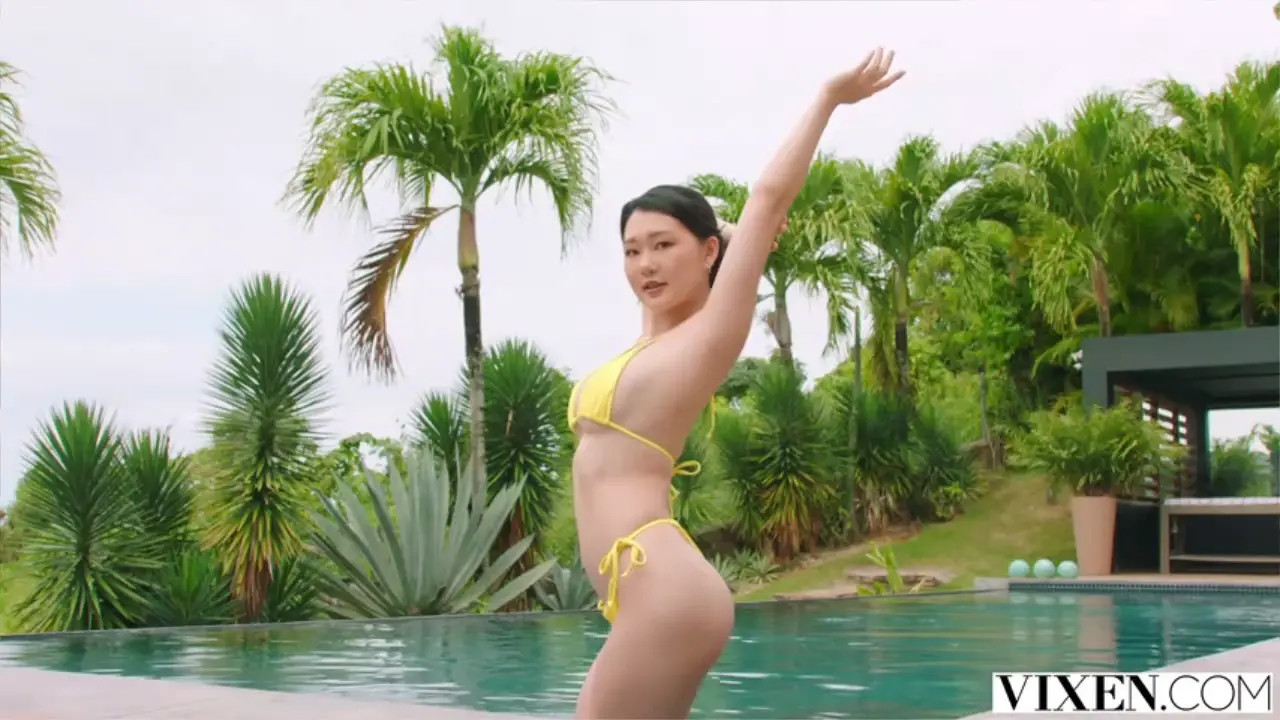 Gorgeous Babe Has Poolside Sex With Stranger (39:40) | ePornFresh.