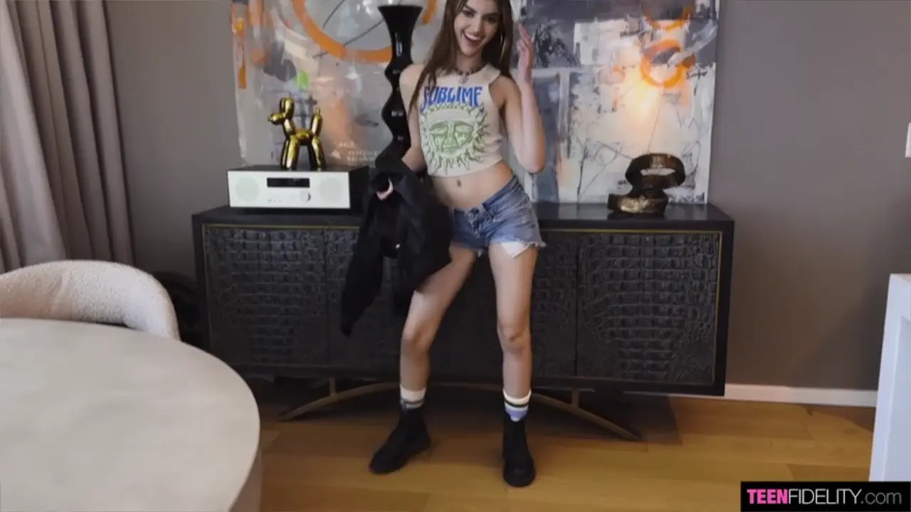 California Queen (01:05:42) | ePornFresh.