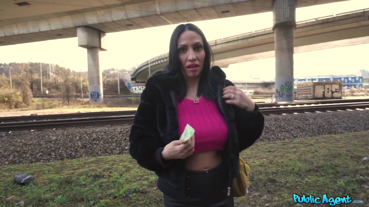 Horny Italian MILF (30:39) | ePornFresh.