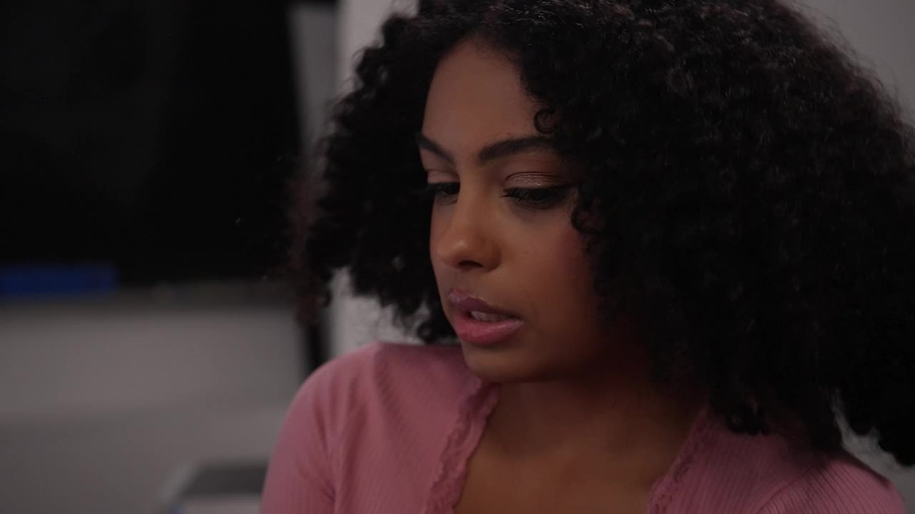 Busty black 18 year old Hadiya Honey gets lessons in fucking from her teacher (35:03) | ePornFresh.