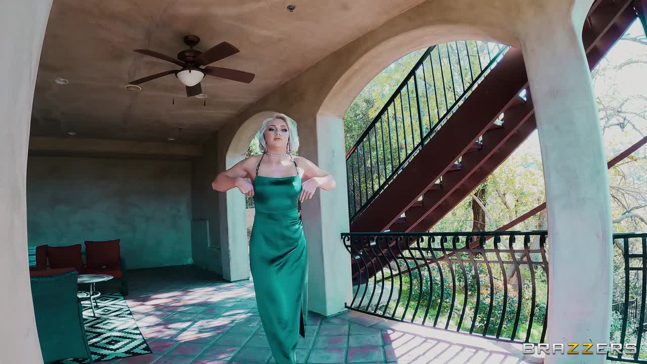 Front Door Voyeur (27:10) | ePornFresh.