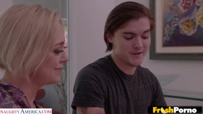 Sexy MILF Dee Williams is back in college and craving some college student cock