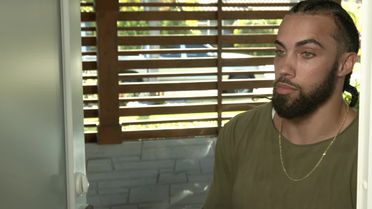 Eden West is willing to sell her laptop at a lower price as long as she gets taken care of first! (23:52) | ePornFresh.